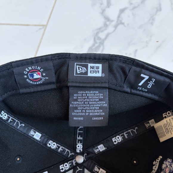 Chicago White Sox 59FIFTY Fitted Windy City Cluster Patch Black White 7 3/8 - Picture 8 of 8